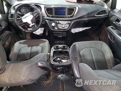 Zdjęcie 8 z 14 samochodu: 2018 CHRYSLER PACIFICA TOURING PLUS VIN:2C4RC1FGXJR197937 - miniatura
