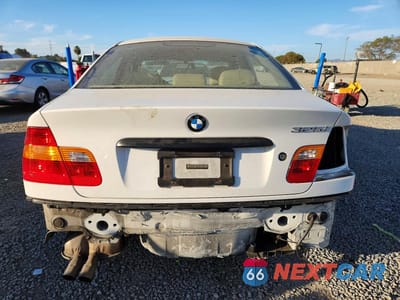 Zdjęcie 6 z 11 samochodu: 2003 BMW 325 I VIN:WBAET37403NJ39184 - miniatura