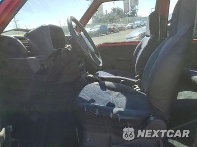 Zdjęcie 7 z 14 samochodu: 1995 GEO TRACKER VIN:2CNBJ186XS6916873 - miniatura