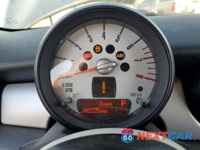 Zdjęcie 9 z 12 samochodu: 2011 MINI COOPER VIN:WMWSU3C51BT097486 - miniatura