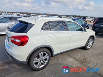 Trzecie zdjęcie samochodu z tyłu: 2015 MERCEDES-BENZ GLA 250 VIN:WDCTG4EBXFJ123005 - miniatura