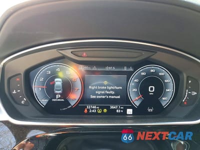 Zdjęcie 9 z 11 samochodu: 2019 AUDI A8 L VIN:WAU8DAF88KN017433 - miniatura