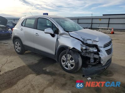 Czwarte zdjęcie samochodu z boku: 2015 CHEVROLET TRAX LS VIN:KL7CJKSB0FB146901 - miniatura
