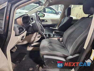 Zdjęcie 7 z 12 samochodu: 2019 CHRYSLER PACIFICA TOURING PLUS VIN:2C4RC1FGXKR507702 - miniatura