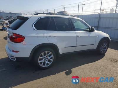 Trzecie zdjęcie samochodu z tyłu: 2013 BMW X5 XDRIVE35I VIN:5UXZV4C56D0B11165 - miniatura