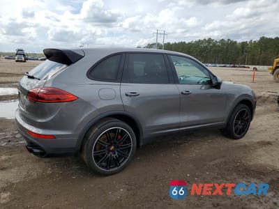 Trzecie zdjęcie samochodu z tyłu: 2016 PORSCHE CAYENNE TURBO VIN:WP1AC2A27GLA88558 - miniatura