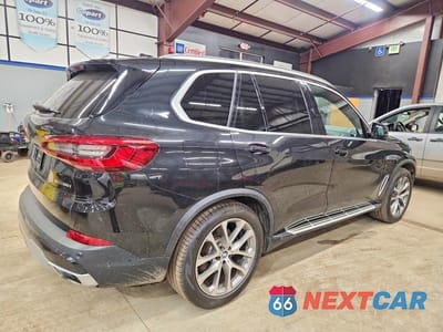 Trzecie zdjęcie samochodu z tyłu: 2019 BMW X5 XDRIVE50I VIN:5UXJU2C5XKLN66002 - miniatura