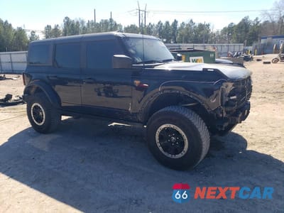 Czwarte zdjęcie samochodu z boku: 2023 FORD BRONCO BASE VIN:1FMEE5DP2PLB47758 - miniatura