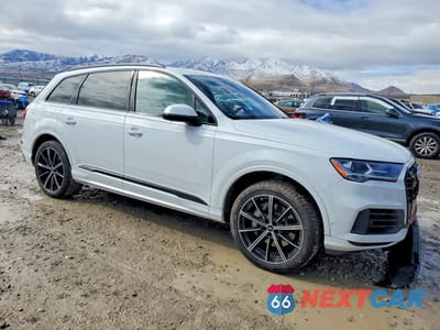 Czwarte zdjęcie samochodu z boku: 2020 AUDI Q7 PREMIUM PLUS VIN:WA1LXAF78LD001679 - miniatura