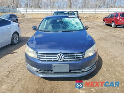 Piąte zdjęcie samochodu w środku: 2015 VOLKSWAGEN PASSAT SE VIN:1VWBV7A35FC062087 - miniatura