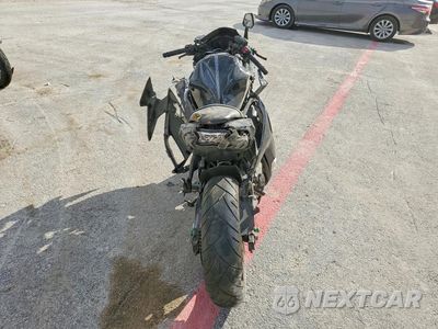 Czwarte zdjęcie samochodu z boku: 2020 KAWASAKI EX650 M VIN:ML5EXEM14LDA19498 - miniatura
