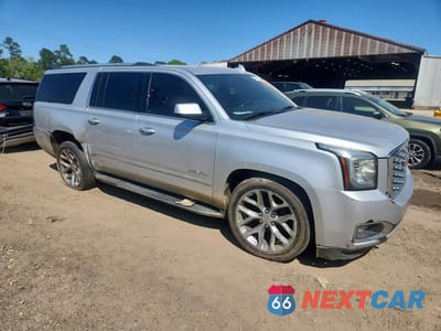Czwarte zdjęcie samochodu z boku: 2020 GMC YUKON XL DENALI VIN:1GKS1HKJ0LR185679 - miniatura
