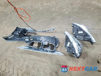 Zdjęcie 12 z 13 samochodu: 2018 BMW 330 XI VIN:WBA8D9C53JEB34881 - miniatura