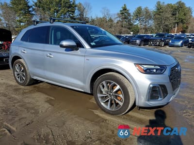 Czwarte zdjęcie samochodu z boku: 2023 AUDI Q5 PREMIUM PLUS 45 VIN:WA1EAAFY2P2069948 - miniatura