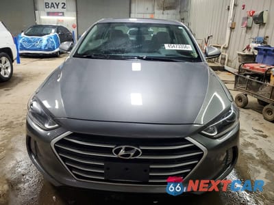 Piąte zdjęcie samochodu w środku: 2018 HYUNDAI ELANTRA VALUE EDITION VIN:5NPD84LF0JH396078 - miniatura