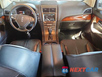 Zdjęcie 8 z 13 samochodu: 2011 LINCOLN MKX VIN:2LMDJ6JK5BBJ24249 - miniatura