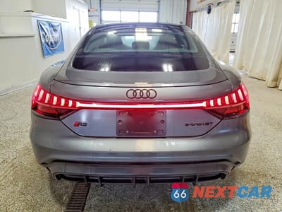 Zdjęcie 6 z 11 samochodu: 2022 AUDI RS E-TRON GT VIN:WAUBHBFW0N7902202 - miniatura