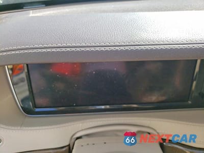 Zdjęcie 9 z 12 samochodu: 2015 MERCEDES-BENZ S 550 4MATIC VIN:WDDUG8FB0FA203063 - miniatura