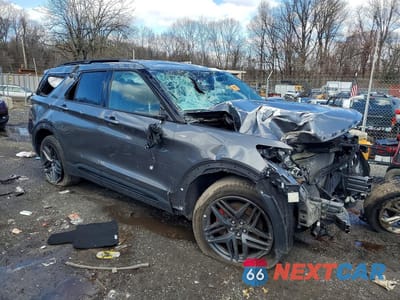 Czwarte zdjęcie samochodu z boku: 2025 FORD EXPLORER ST-LINE VIN:1FMUK8KH5SGB65898 - miniatura