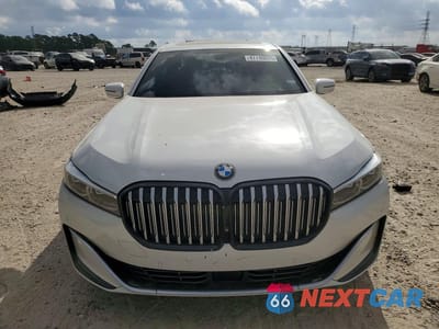 Piąte zdjęcie samochodu w środku: 2021 BMW 740 I VIN:WBA7T2C02MCG11939 - miniatura