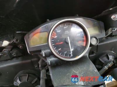 Zdjęcie 7 z 10 samochodu: 2009 YAMAHA YZFR6 VIN:JYARJ16E29A011842 - miniatura