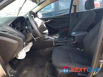 Zdjęcie 7 z 13 samochodu: 2016 FORD FOCUS SE VIN:1FADP3F2XGL359166 - miniatura