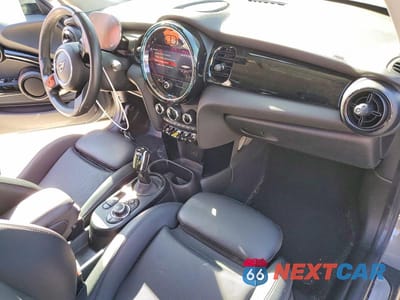 Zdjęcie 8 z 11 samochodu: 2022 MINI COOPER SE VIN:WMW13DJ08N2P96068 - miniatura