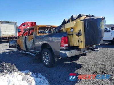 Trzecie zdjęcie samochodu z tyłu: 2017 RAM 2500 ST VIN:3C6UR5CJ1HG601585 - miniatura