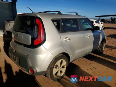 Trzecie zdjęcie samochodu z tyłu: 2016 KIA SOUL BASE VIN:KNDJN2A26G7872122 - miniatura