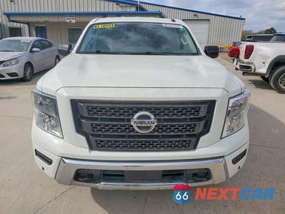 Piąte zdjęcie samochodu w środku: 2021 NISSAN TITAN SV VIN:1N6AA1ED4MN535809 - miniatura