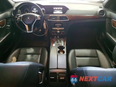 Zdjęcie 8 z 11 samochodu: 2013 MERCEDES-BENZ C 300 4MATIC VIN:WDDGF8AB1DR259129 - miniatura
