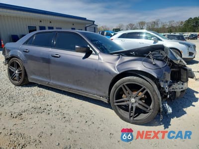 Czwarte zdjęcie samochodu z boku: 2016 CHRYSLER 300 S VIN:2C3CCABG7GH224347 - miniatura