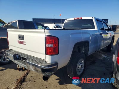 Trzecie zdjęcie samochodu z tyłu: 2018 GMC SIERRA K2500 HEAVY DUTY VIN:1GT12REY9JF274992 - miniatura