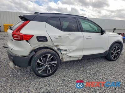 Trzecie zdjęcie samochodu z tyłu: 2019 VOLVO XC40 T5 R-DESIGN VIN:YV4162UM7K2068554 - miniatura