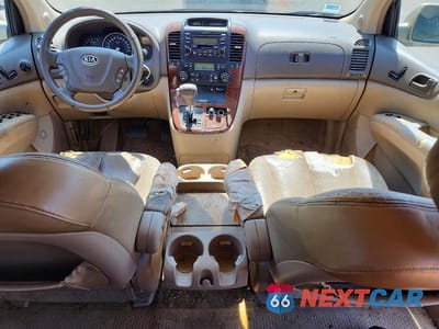 Zdjęcie 8 z 13 samochodu: 2006 KIA SEDONA VIN:KNDMB233466063203 - miniatura