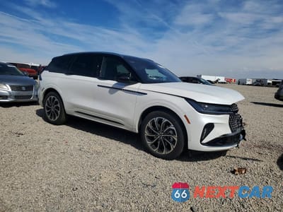 Czwarte zdjęcie samochodu z boku: 2026 LINCOLN NAUTILUS RESERVE VIN:5LMPJ8KA5TJ993518 - miniatura