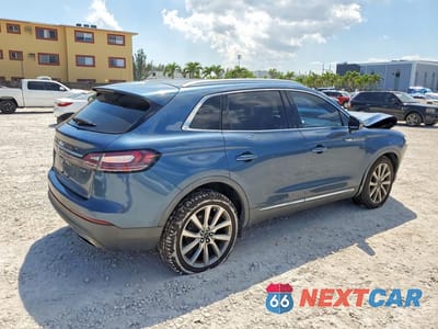 Trzecie zdjęcie samochodu z tyłu: 2019 LINCOLN NAUTILUS SELECT VIN:2LMPJ6K93KBL65252 - miniatura