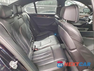 Zdjęcie 10 z 12 samochodu: 2021 BMW M550XI VIN:WBA13BK09MCF28578 - miniatura