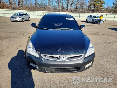 Piąte zdjęcie samochodu w środku: 2005 HOND ACCORD VIN:1HGCM56495A009887 - miniatura