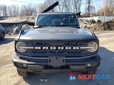Piąte zdjęcie samochodu w środku: 2024 FORD BRONCO OUTER BANKS VIN:1FMDE8BH1RLA97415 - miniatura