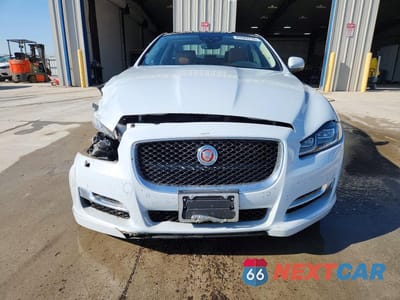 Piąte zdjęcie samochodu w środku: 2019 JAGUAR XJ R - SPORT VIN:SAJXJ1CD0K8W20336 - miniatura