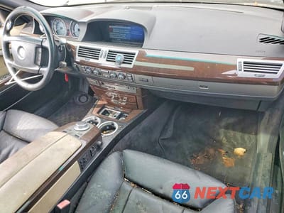 Zdjęcie 8 z 12 samochodu: 2007 BMW 750 VIN:WBAHN83517DT70464 - miniatura