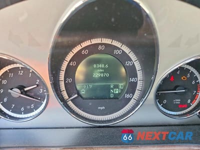 Zdjęcie 9 z 11 samochodu: 2011 MERCEDES-BENZ E 350 VIN:WDDHF5GBXBA459478 - miniatura