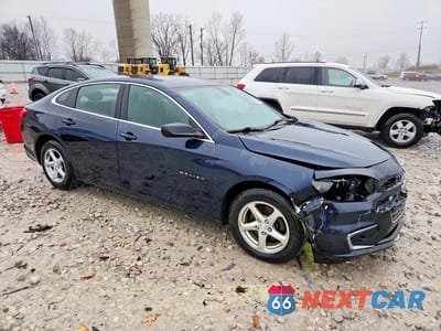 Czwarte zdjęcie samochodu z boku: 2018 CHEVROLET MALIBU LS VIN:1G1ZB5ST9JF113328 - miniatura