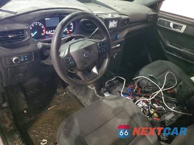 Zdjęcie 8 z 13 samochodu: 2021 FORD EXPLORER POLICE INTERCEPTOR VIN:1FM5K8AC3MNA02451 - miniatura