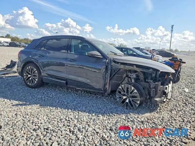 Czwarte zdjęcie samochodu z boku: 2024 AUDI Q8 E-TRON PREMIUM PLUS VIN:WA15AAGE7RB066566 - miniatura