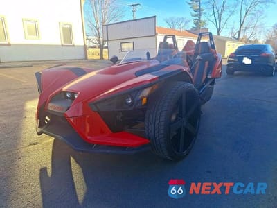 Drugie zdjęcie samochodu z przodu: 2015 POLS SLINGSHOT RED VIN:57XAAPFA2F5103076 - miniatura