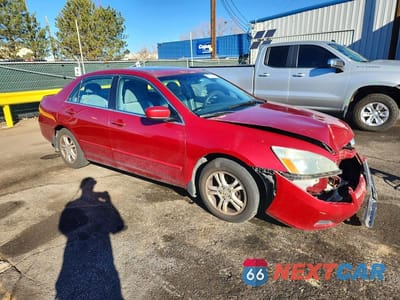 Czwarte zdjęcie samochodu z boku: 2007 HONDA ACCORD EX VIN:1HGCM56707A128277 - miniatura