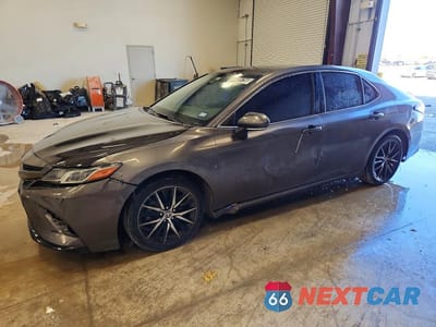2023 TOYOTA CAMRY SE 4T1G11BK2PU094395 - główne zdjęcie licytacji z USA - miniatura
