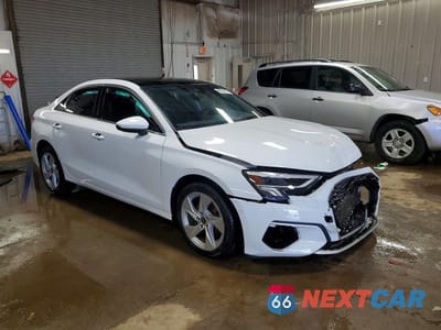 Czwarte zdjęcie samochodu z boku: 2023 AUDI A3 PREMIUM VIN:WAUGUDGY6PA133188 - miniatura